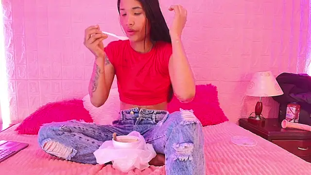 Snapshot of Baby_kinky-- chatting on September 28, 2025, 2:02 pm Baby kinky-- online show from September 28, 2025, 2:02 pm