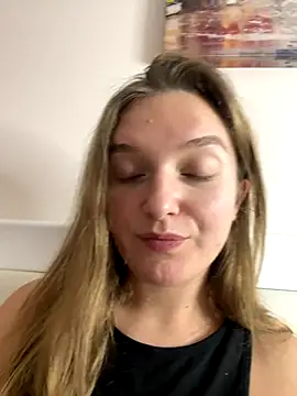 Bellatrisssaa online show from November 16, 2025, 4:12 pm