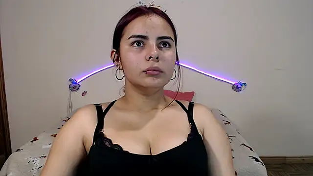 Valeryxs online show from November 7, 2025, 8:13 pm