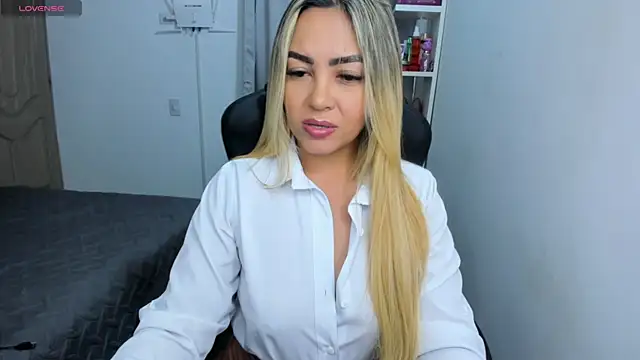 NicolPorto online show from September 16, 2025, 11:55 am