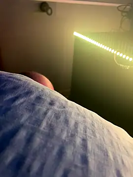 Snapshot of THEDICKBOY17 chatting on September 25, 2025, 9:21 pm THEDICKBOY17 online show from September 25, 2025, 9:21 pm