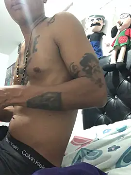 Snapshot of elpeluchenegroxxx3 chatting on February 27, 2026, 4:01 am elpeluchenegroxxx3 online show from February 27, 2026, 4:01 am