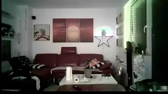 hellgirl1980 online show from April 23, 2026, 11:28 pm