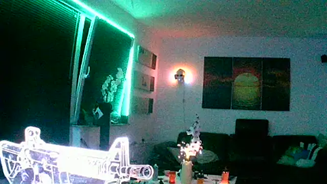 hellgirl1980 online show from December 5, 2025, 8:06 pm