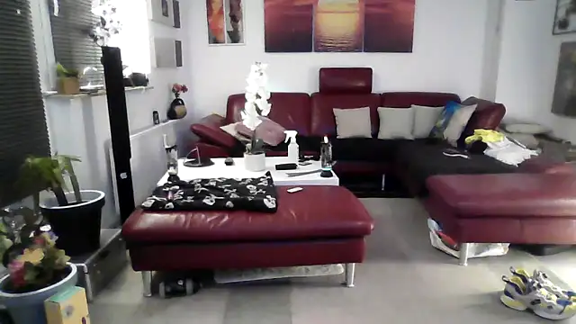 hellgirl1980 online show from October 15, 2025, 1:26 am