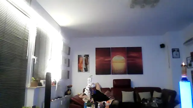 hellgirl1980 online show from October 12, 2025, 2:24 am