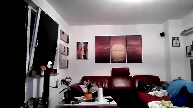 hellgirl1980 online show from September 18, 2025, 12:57 am