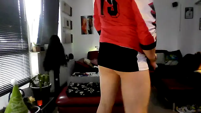 hellgirl1980 online show from October 6, 2025, 1:56 pm