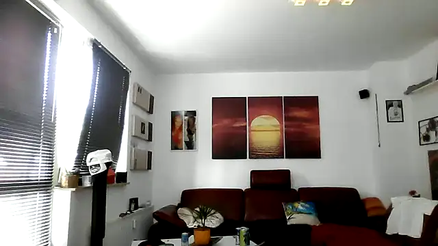 hellgirl1980 online show from September 21, 2025, 9:14 am