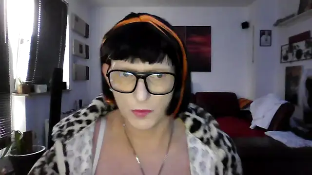 hellgirl1980 online show from September 25, 2025, 12:33 pm