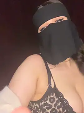 RooVaaN-Xx online show from December 18, 2025, 1:33 am