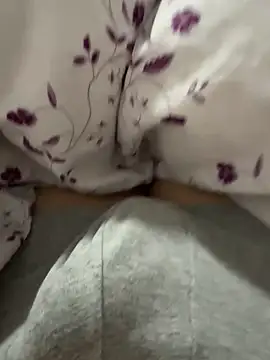 Snapshot of JJ_131 chatting on September 15, 2025, 4:40 pm JJ 131 online show from September 15, 2025, 4:40 pm