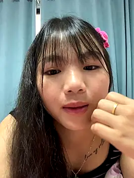 Emlyly-18 online show from October 5, 2025, 1:40 am