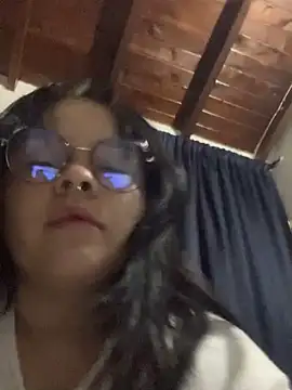 SweetKimi  online show from October 4, 2025, 3:30 am