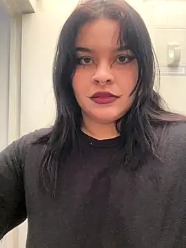 SweetKimi  online show from October 31, 2025, 6:48 pm