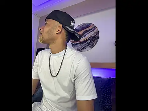 Snapshot of B_Wild chatting on February 11, 2026, 4:23 am B Wild online show from February 11, 2026, 4:23 am