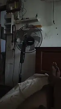 Kari Sl online show from November 7, 2025, 5:34 am