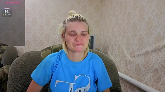 SaraSnow  online show from December 19, 2025, 5:59 pm