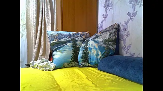 SaraSnow  online show from October 25, 2025, 6:52 pm