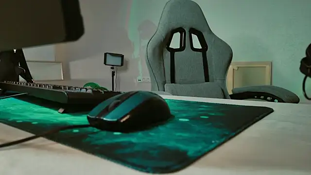 Snapshot of Yoka_paradoXXX chatting on October 23, 2025, 5:06 am Yoka paradoXXX online show from October 23, 2025, 5:06 am