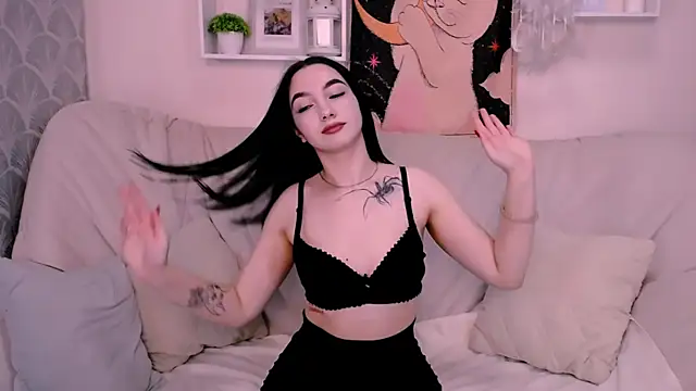 MonicaTess online show from September 16, 2025, 4:02 am