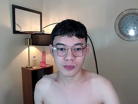 keirflorianxx online show from October 8, 2025, 7:58 pm