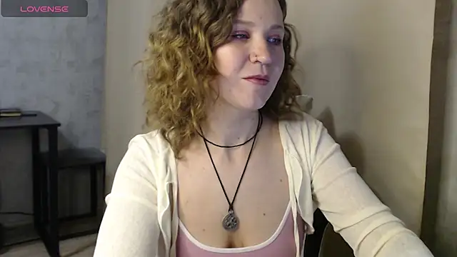 Snapshot of harpermoss chatting on October 6, 2025, 6:52 pm harpermoss online show from October 6, 2025, 6:52 pm