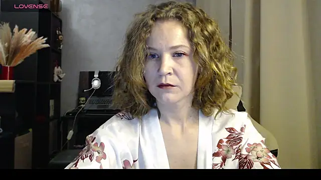 Snapshot of harpermoss chatting on September 15, 2025, 7:14 pm harpermoss online show from September 15, 2025, 7:14 pm