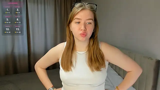 Snapshot of AlinaSollman chatting on September 24, 2025, 4:08 am AlinaSollman online show from September 24, 2025, 4:08 am