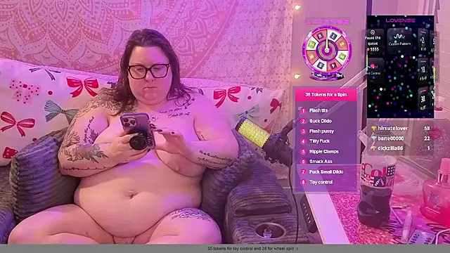 brookenicole3003 online show from May 12, 2026, 8:43 am