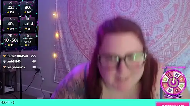 brookenicole3003 online show from May 19, 2026, 4:14 pm