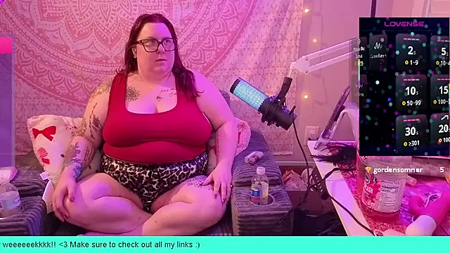brookenicole3003 online show from May 22, 2026, 11:47 pm
