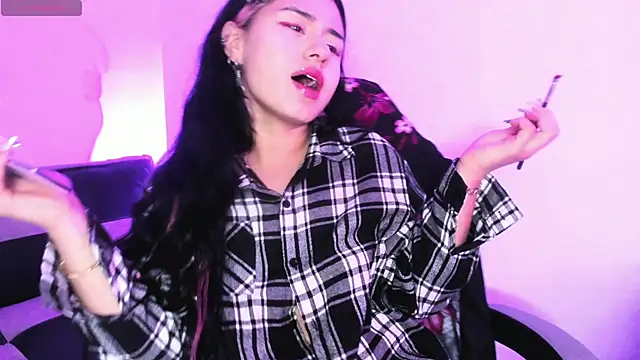 GwenHazel online show from October 15, 2025, 11:18 am