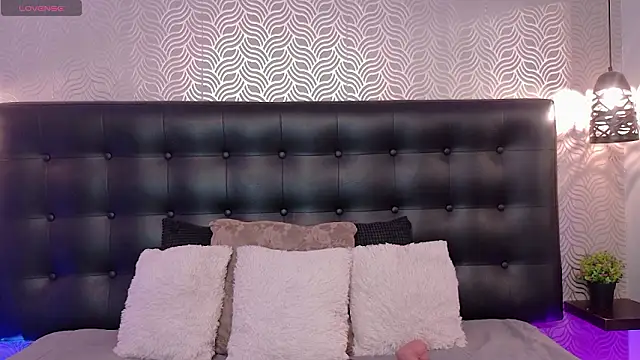 NaiaraMasson  online show from March 14, 2026, 12:11 pm