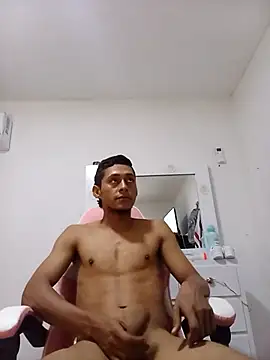 Boy hot- online show from September 18, 2025, 4:26 am