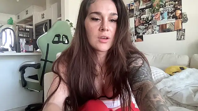 Snapshot of ezuswalks chatting on September 14, 2025, 8:09 pm ezuswalks online show from September 14, 2025, 8:09 pm
