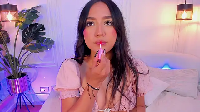 Dafne Hillss online show from October 31, 2025, 12:35 pm