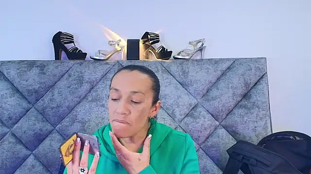 Shantey Laurent online show from November 21, 2025, 12:26 pm