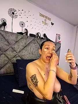 Snapshot of Shantey_Laurent chatting on February 22, 2026, 2:41 pm Shantey Laurent online show from February 22, 2026, 2:41 pm