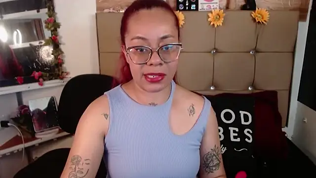 MIA  SPENCER online show from November 5, 2025, 9:07 pm