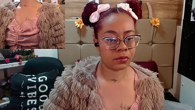 MIA  SPENCER online show from September 24, 2025, 5:08 pm