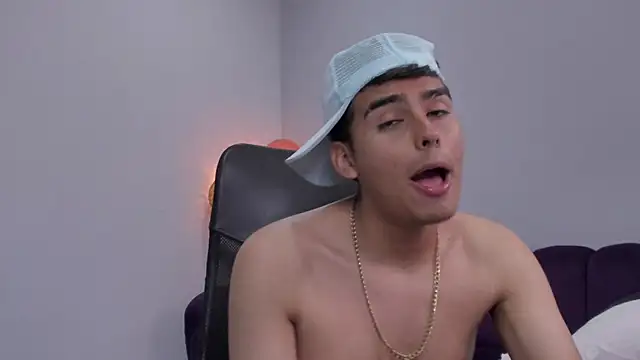 Matthewlodge online show from November 18, 2025, 3:04 pm