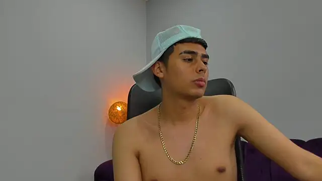 Matthewlodge online show from November 24, 2025, 3:12 pm