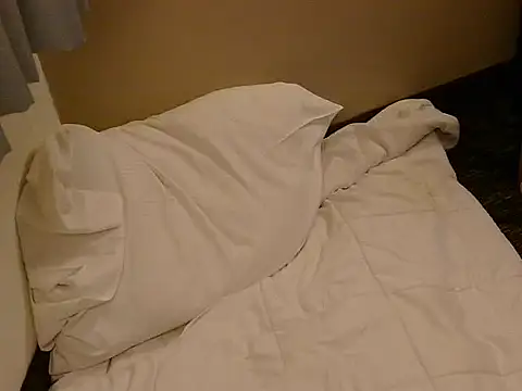 nakedgarbageperson online show from March 23, 2026, 2:44 am