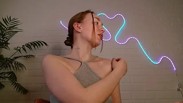 WhitePrincessLuna online show from February 11, 2026, 2:17 pm