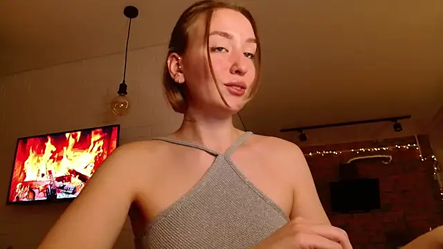 WhitePrincessLuna online show from October 19, 2025, 2:53 pm