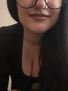 Molly-molly- online show from October 10, 2025, 7:42 am