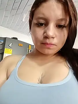 Snapshot of Shell_Latina chatting on November 18, 2025, 2:20 pm Shell Latina online show from November 18, 2025, 2:20 pm