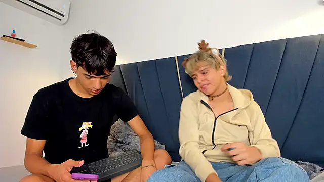 maicol cum23 online show from November 25, 2025, 4:18 pm