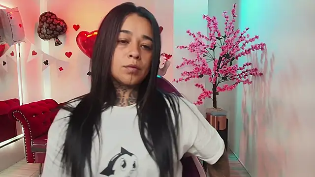 Black roseee online show from February 17, 2026, 3:37 am